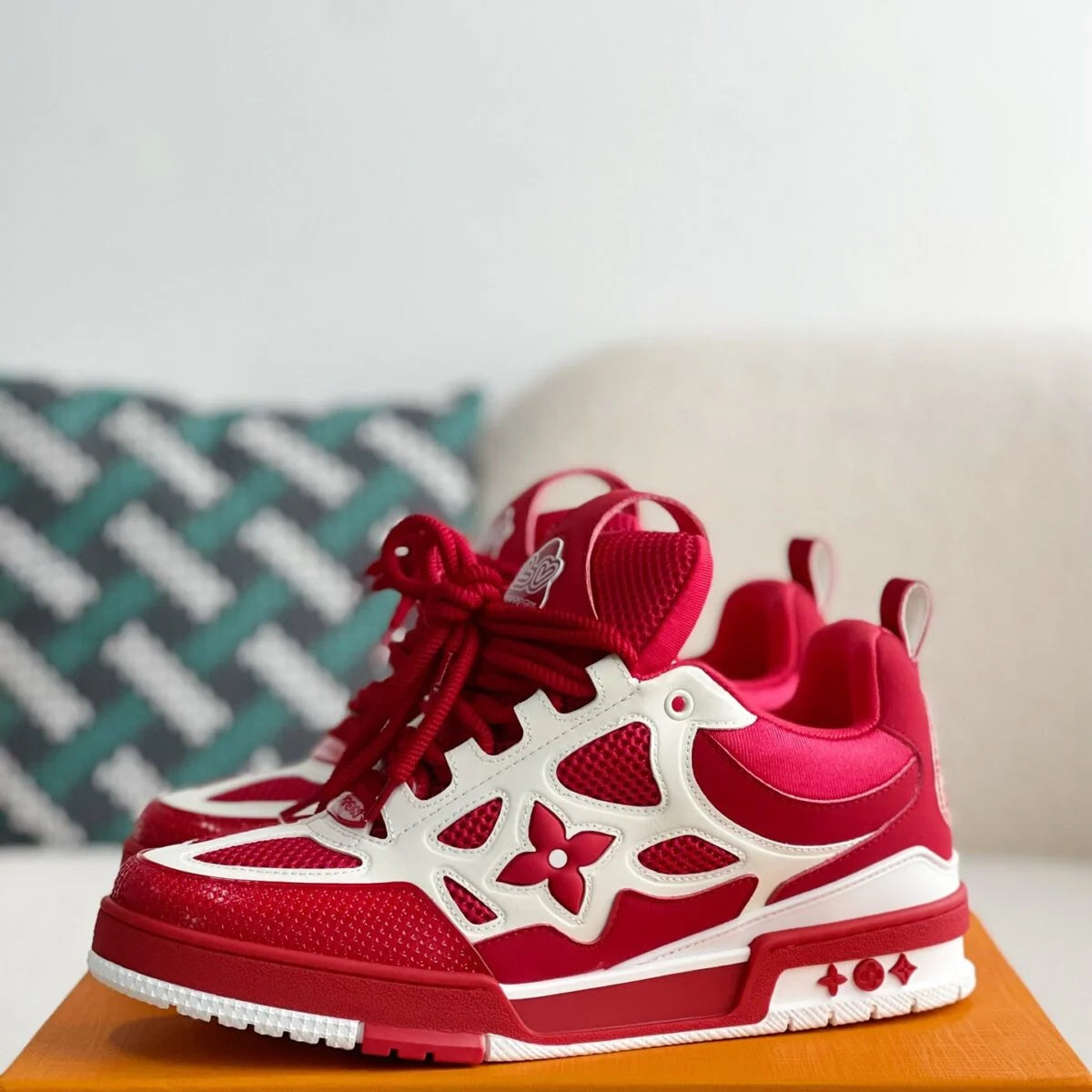 Red & White Star-Pattern Low-Top Casual Sneakers