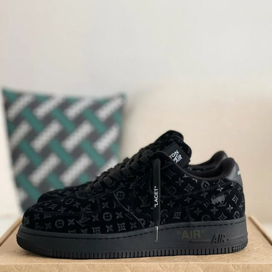 All-Black Jacquard Texture Low-Top Sneakers