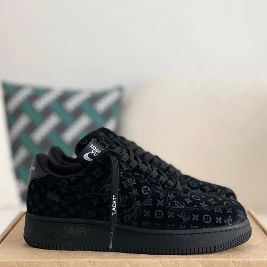 All-Black Jacquard Texture Low-Top Sneakers