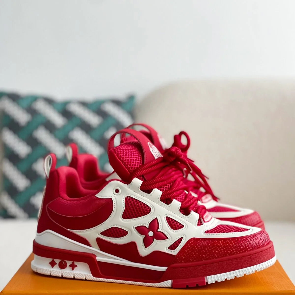 Red & White Star-Pattern Low-Top Casual Sneakers