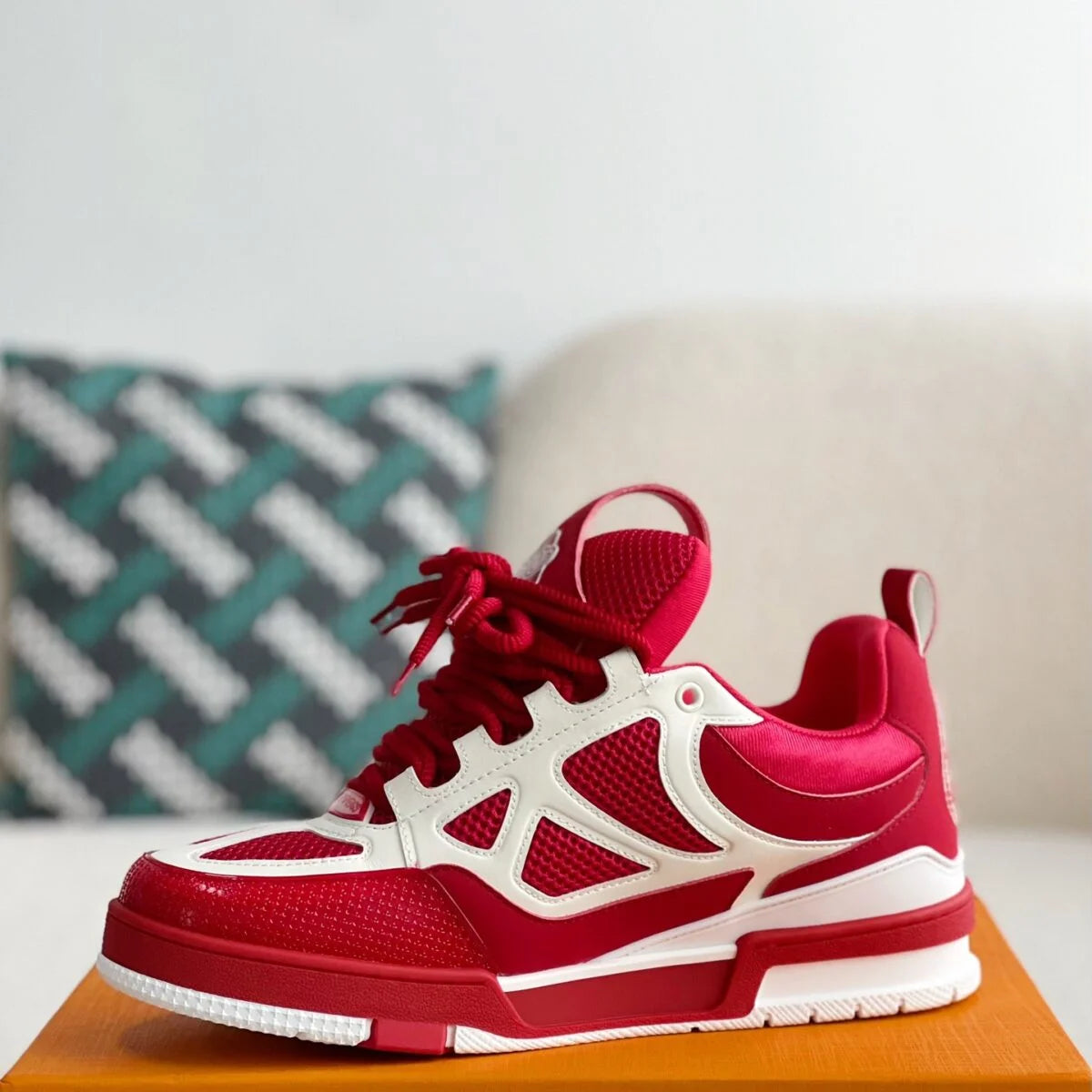 Red & White Star-Pattern Low-Top Casual Sneakers