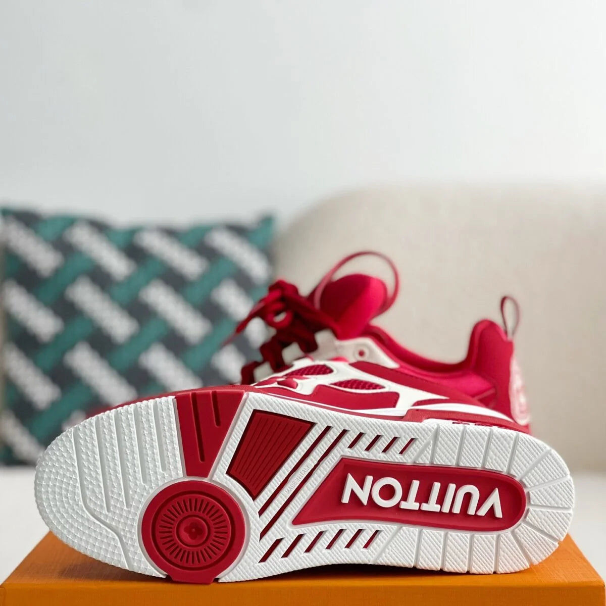 Red & White Star-Pattern Low-Top Casual Sneakers