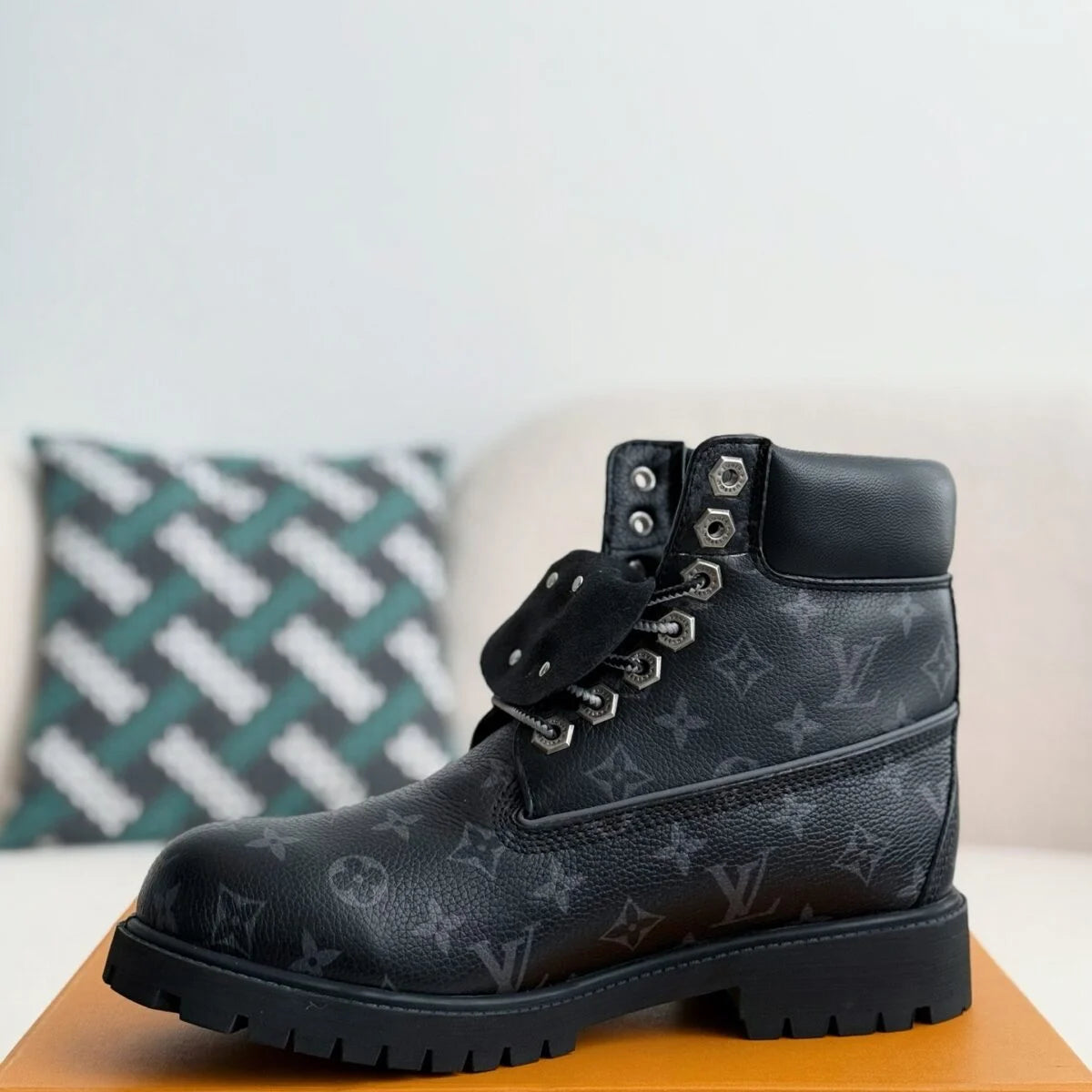 Black Textured High-Top Men's Work Boots