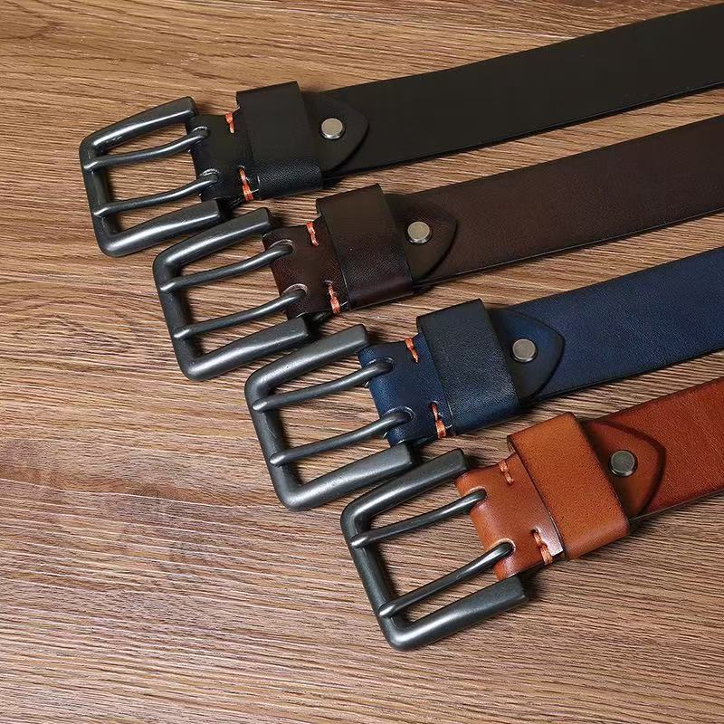 Retro-style button-fastened men's belt