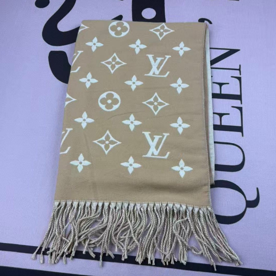 Classic Pattern Fringed Scarf