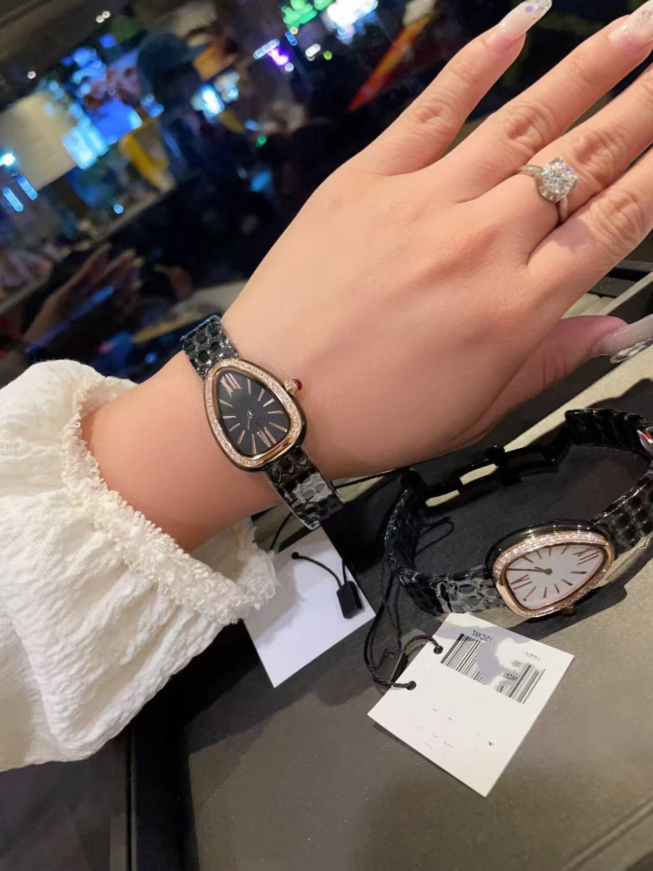 Triangle Dial Retro Women's Watch