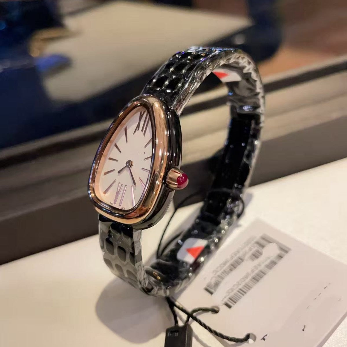 Triangle Dial Retro Women's Watch