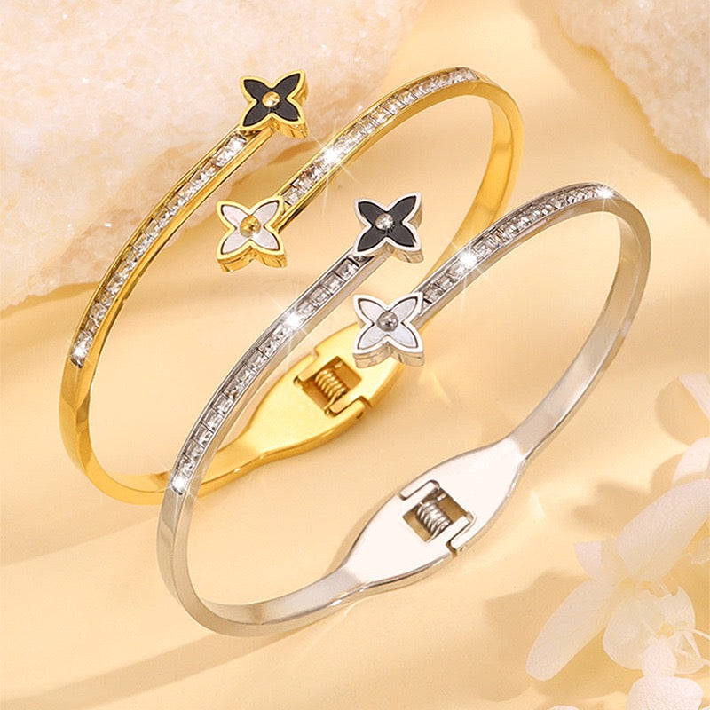 Four-Leaf Decor Diamond-Studded Bangle