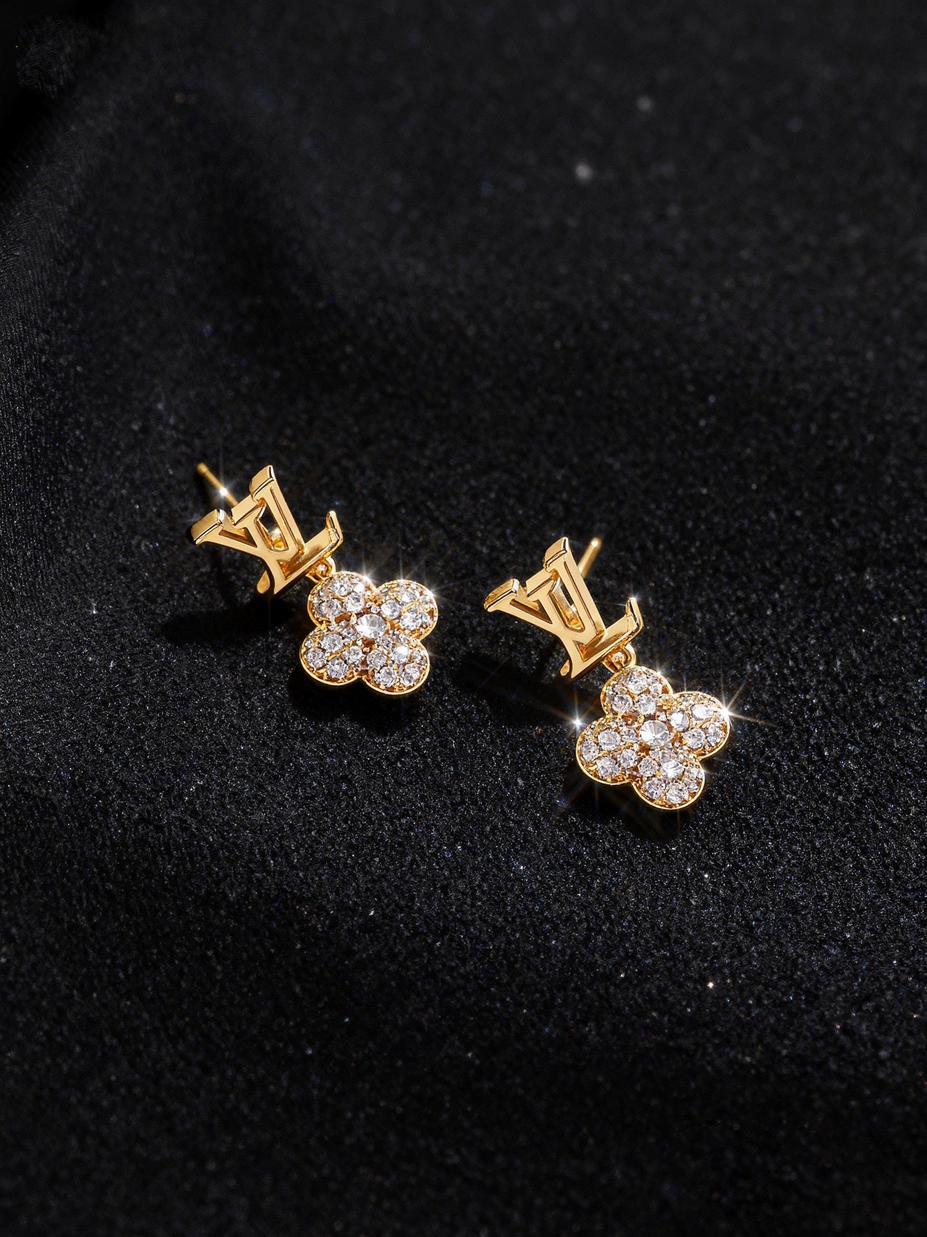 Diamond Clover Pendant Stud Earrings