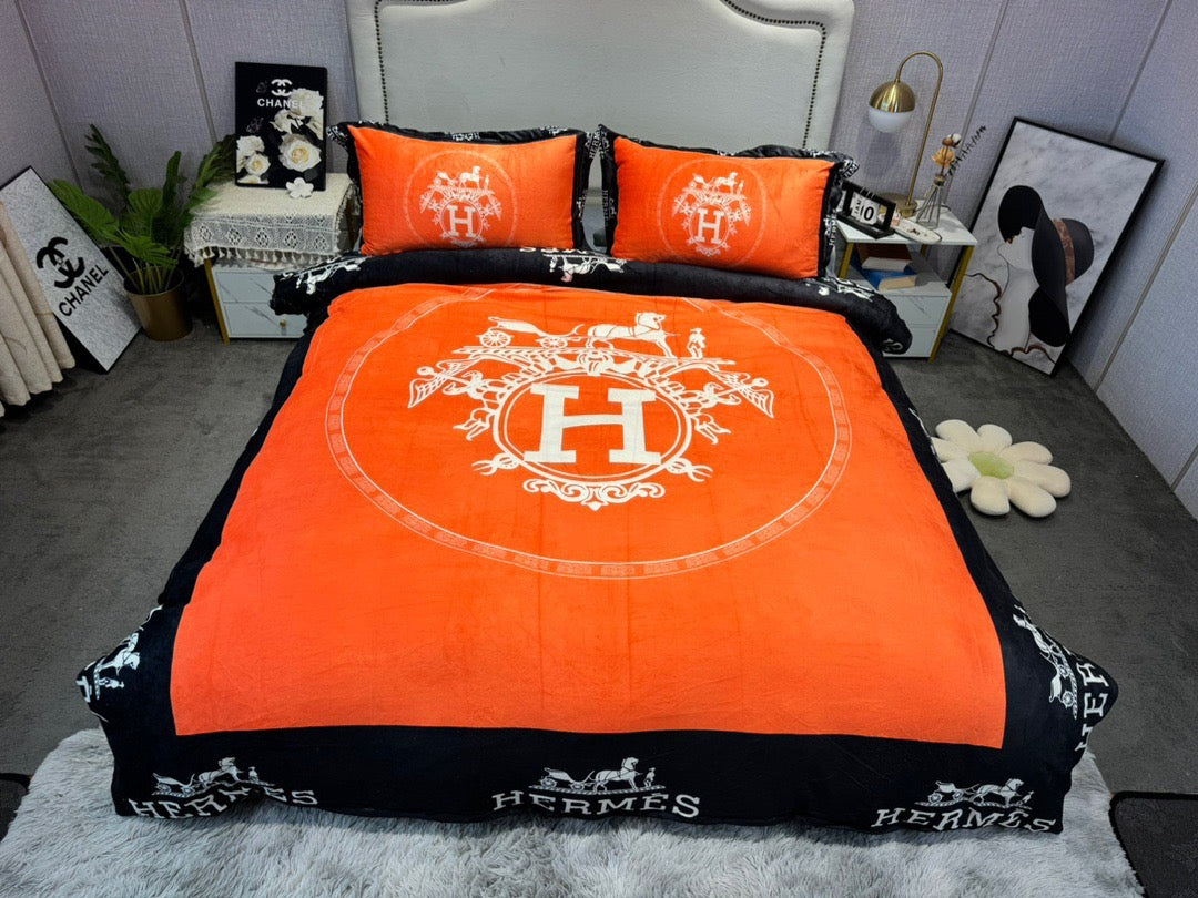 Color-Block Logo Flannel Warm Duvet Cover