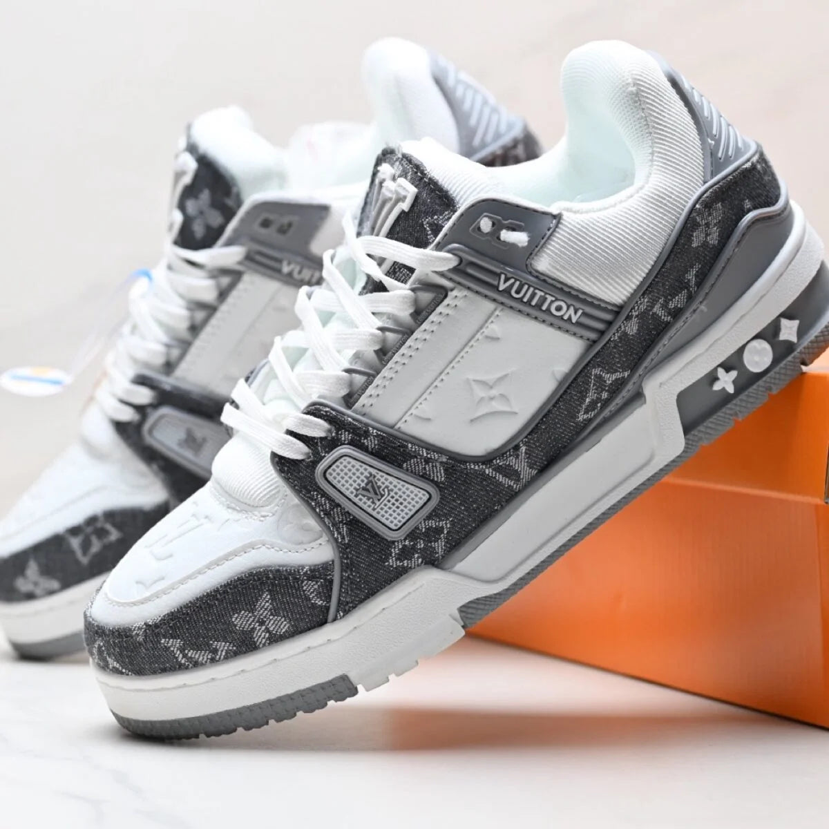 Contrast Panel Stylish Low-Top Sneakers